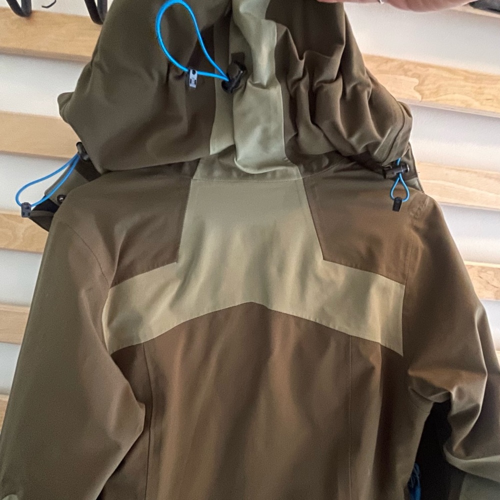 Winter/ski jacket. Norwegian brand, like new condition.